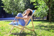 10 lợi ích không ngờ của việc tắm nắng